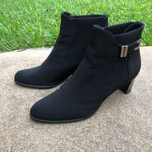 Stuart Weitzman Ankle Boot Black Gore-Tex Silvertone Buckle Block Heel 9.5/10